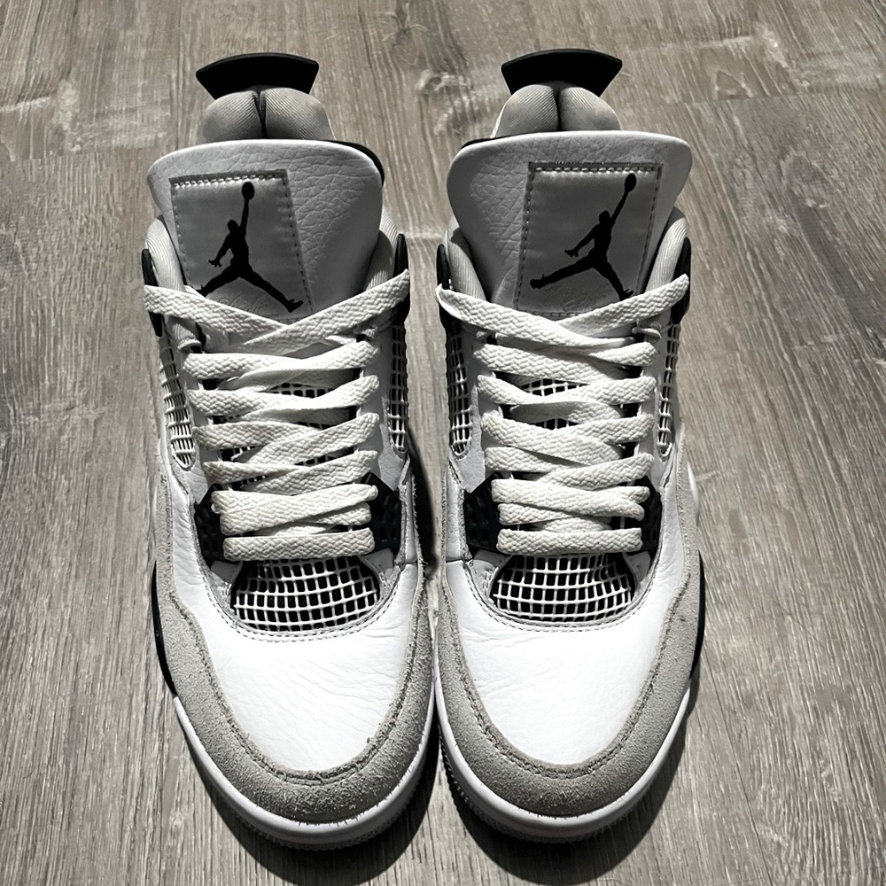 Jordan 4 “Military Black”
